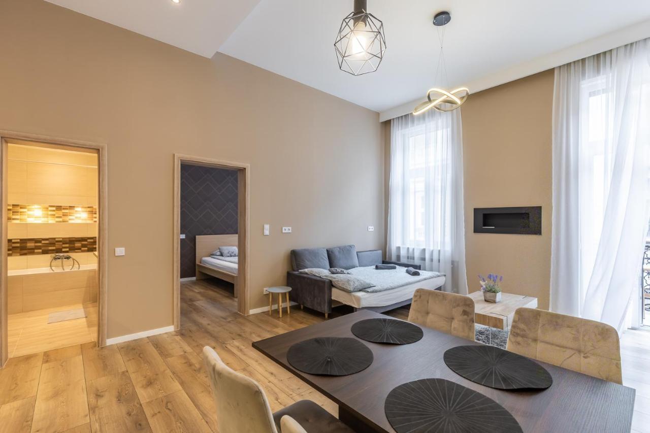 Csengery Deluxe Home With Balcony Budapeste Exterior foto