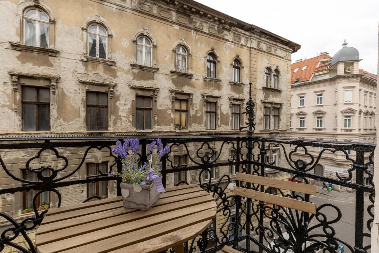 Csengery Deluxe Home With Balcony Budapeste Exterior foto